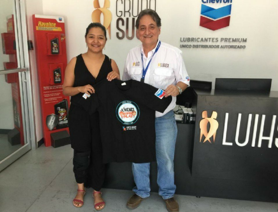 LuihsaHn's tweet photo. El día de ayer hicimos entrega de camisas para el programa Jóvenes Súper Pilas de World Vision. 
Comprometidos en apoyar a la juventud de Honduras.

#rse #worldvision #luihsa #lubricantes #chevron #honduras https://t.co/6Whax3u9ZQ