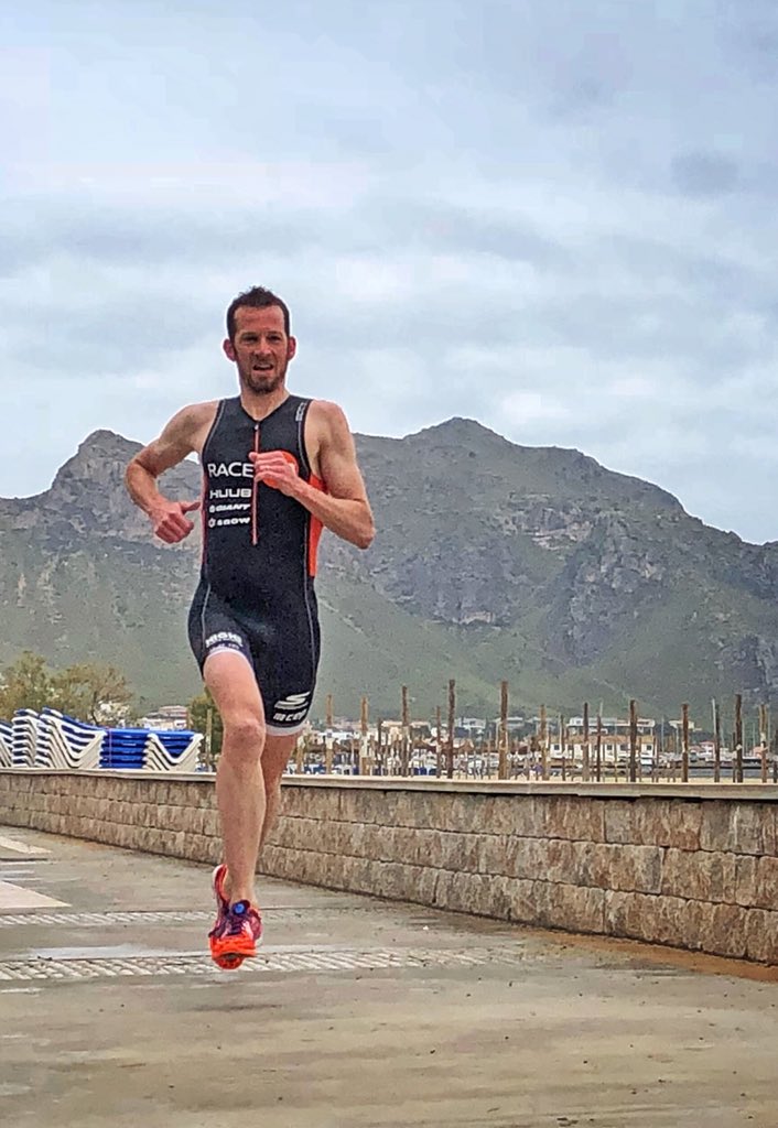 DSS123's tweet photo. Loving rediscovering the joys of full gas running after a few too many years plodding round Ironman courses. @skechersGOuk @HUUBDesign #gomeb #speed https://t.co/5j943uKCtc