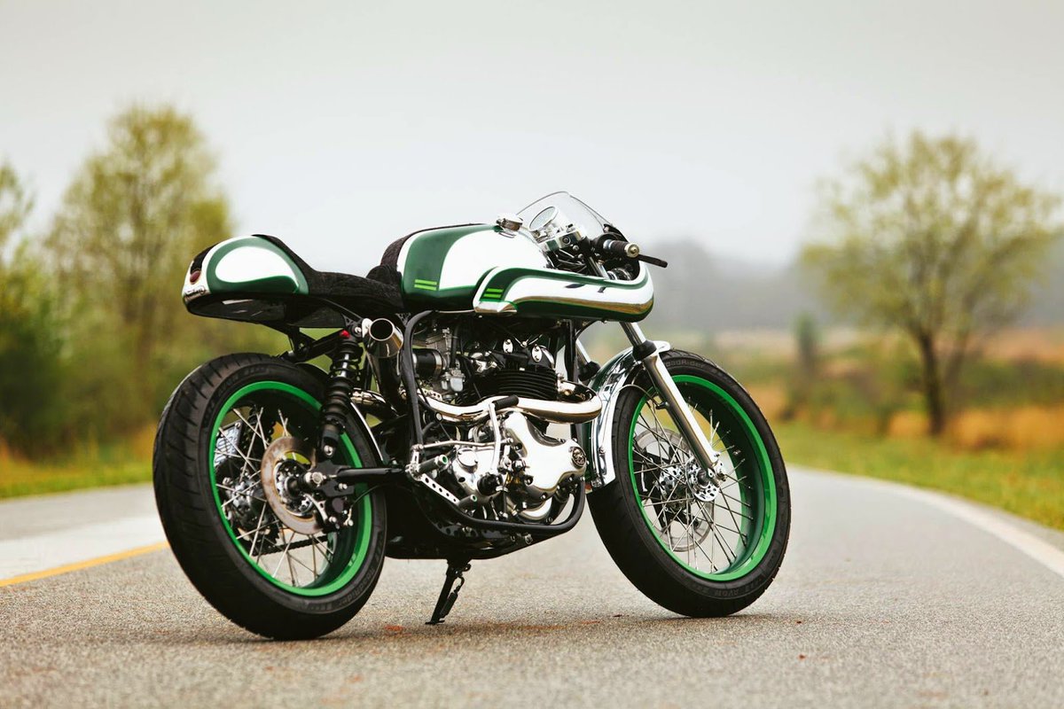 MotociclismoMex's tweet photo. Te compartimos esta #Norton #Commando750 del 68 con un peculiar trabajo de pintura. Del 1 al 10 ¿Qué calificación le pones?
#MotociMX https://t.co/dANZA0NYjc