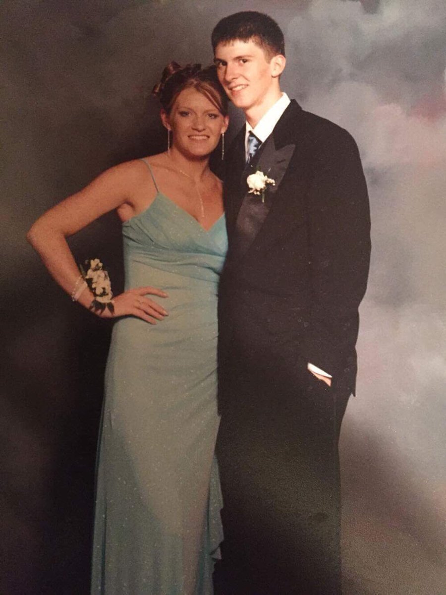 _EHSCheer1's tweet photo. Safe and fun wishes to our ten amazing seniors going to prom tonight. Have a great time!!! And be good!!! 😜😜  #throwback #coachwasakidoncetoo #coachwenttoprom https://t.co/CMeB66WFGR