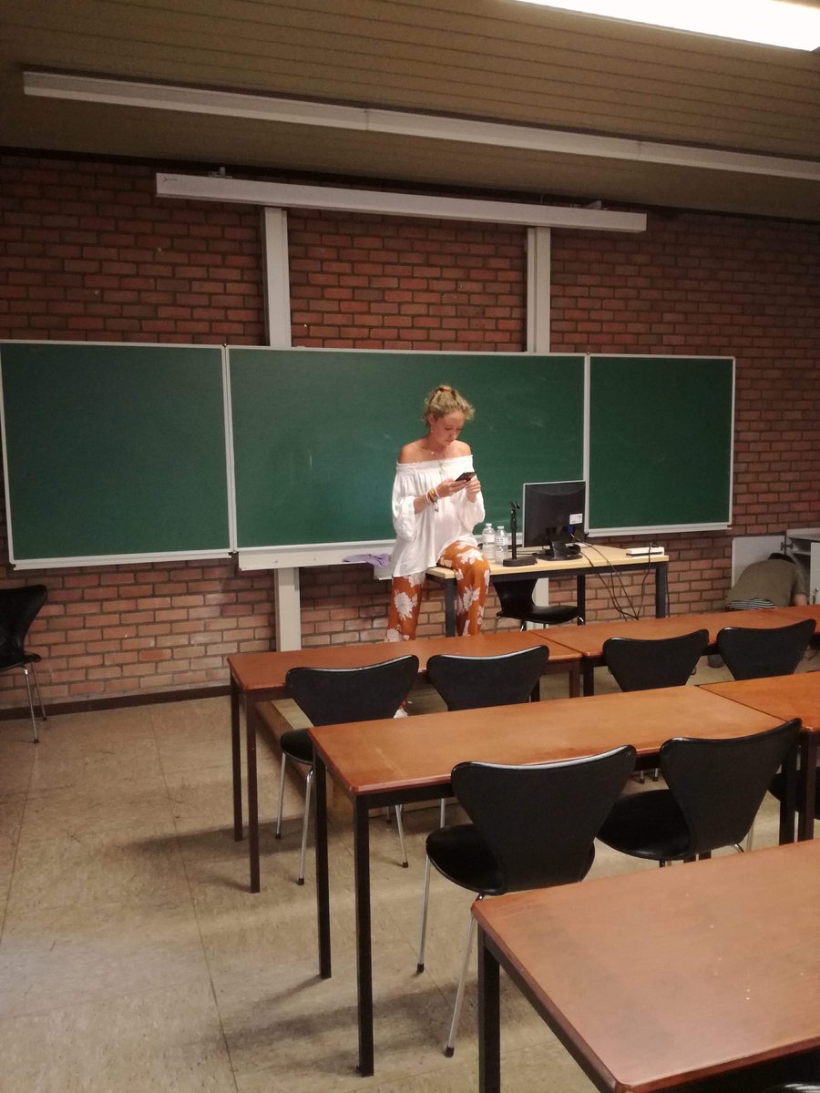 FannyCavier's tweet photo. Mardi 8 mai, nous avons reçu Lucie Van Damme, blogueuse belge
"À l'époque, on créait un blog pour partager une passion. On ne pouvait pas imaginer que ça deviendrait une réelle profession" @lucievd 
#ISFSClab https://t.co/EMss6zMUnt