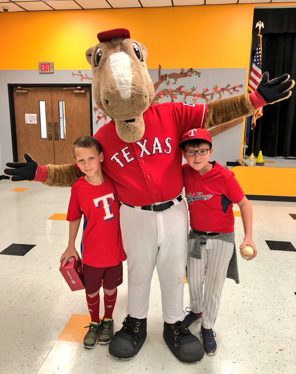 ruthcherryint's tweet photo. Today, Students were motivated by the Texas Ranger Mascot, Captain, to knock the STAAR out of the park!  #RCISDJOY #CherryBrave https://t.co/XjVxSsU0lc