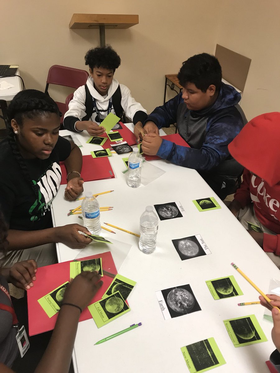 S_Gwartney's tweet photo. Students diving into science concepts Dogan’s Blitz.  @dogantylerisd @TisdScience https://t.co/fxf4CrXfV2