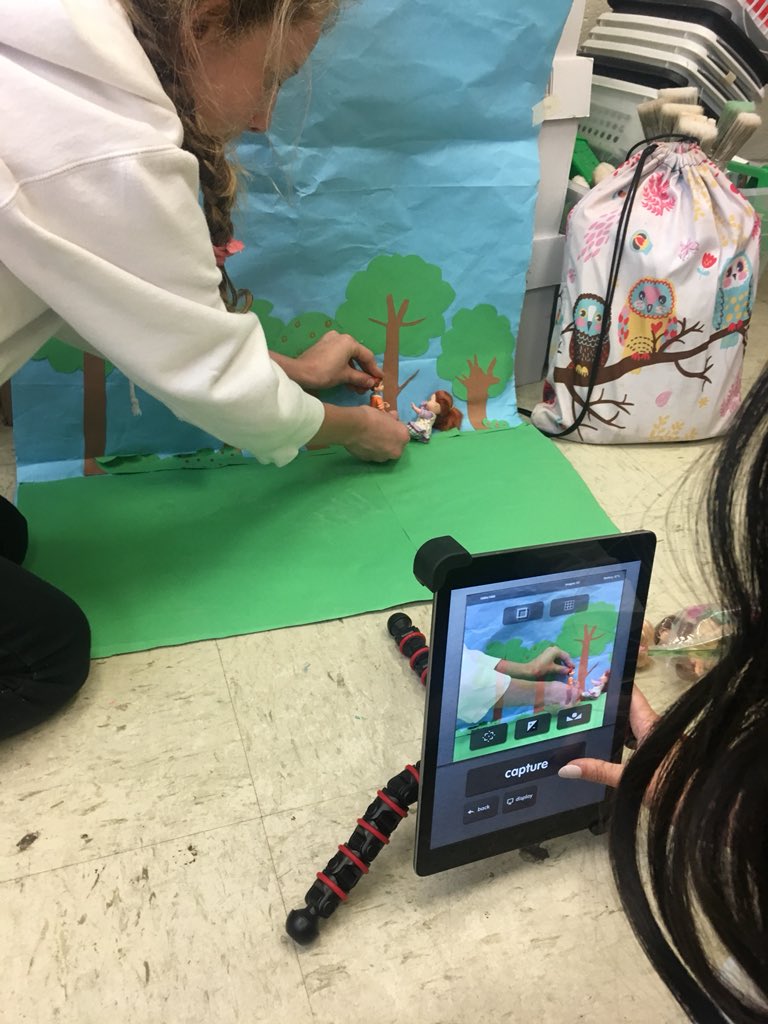KristinDages's tweet photo. Stop-motion animation and painting in VR with @tiltbrush on the @htcvive ...impressive! Watching others experience VR for the first time is a fleeting experience. #FutureNorm #ImmersiveEdu #creativity with @NRiceEWArt https://t.co/gRgAefXw53