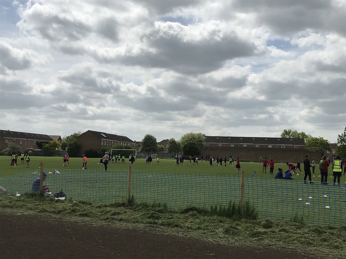 Thanks <a href="/CastleNewnham/">Castle Newnham</a> for hosting our Yr 3/4 multi sport competition for 15 local schools. Over 450 pupils attended &amp; took part in cricket, rounders &amp; golf. Thank you to the <a href="/CN_PE/">Castle Newnham PE</a> Sports Leaders for being excellent umpires &amp; encouraging the younger pupils. Well done to all!