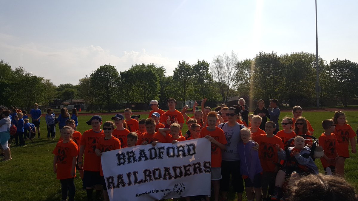 MrsBeckSLP's tweet photo. I had so much fun at my first Special Olympics!!  So proud of all these Bradford Railroaders and their hard work today 🎖🏃‍♀️🏃‍♂️ https://t.co/k6UTSuhzEI