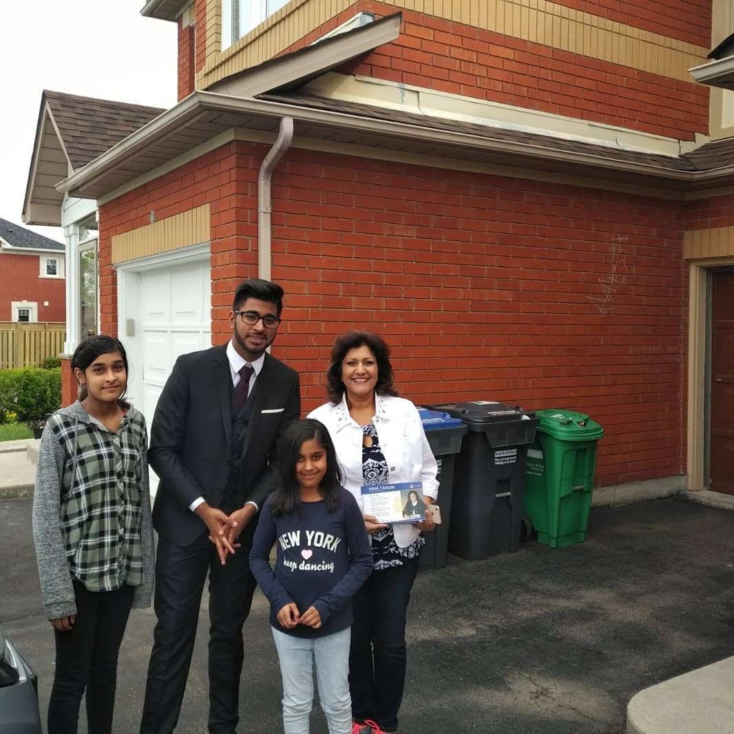 ninatangri's tweet photo. I love #DoorKnocking and meeting the residents of #Mississauga #Streetsville.  I have heard your concerns about #ontariohydro #healthcare #taxes and should I have the privilege to represent you I will get #OntarioBackOnTrack #PCPO https://t.co/0Ok3KOqVMt