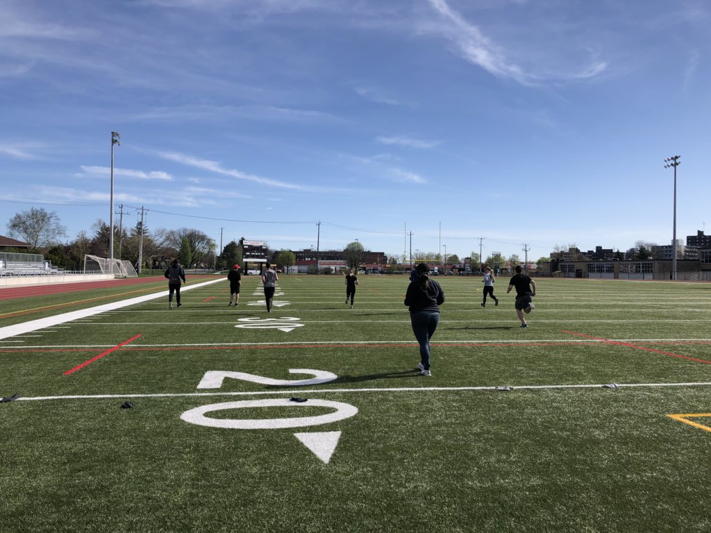 Carling84's tweet photo. @NPCupdates Health and Wellness Expo was an incredible experience! Awesome to see so many students working on their wellness! #EdWeek2018 #MakeItGrand #whatsyourwellness #healthymind #healthybody @GEDSB https://t.co/SVxozuG2EE