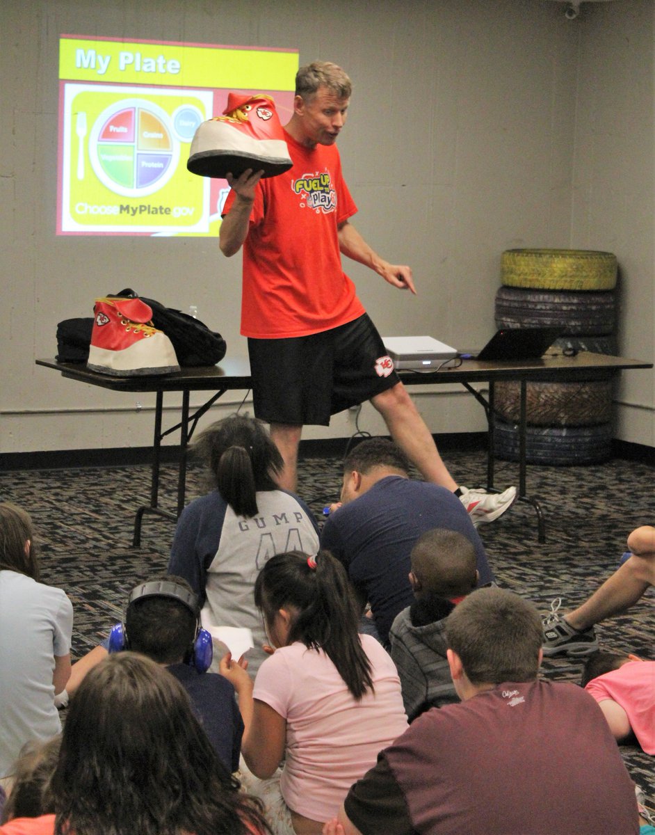 RainbowCenterKC's tweet photo. We had an awesome visit with @kcwolf and Dan Meers! Dan talked to us about the importance of eating well, being physically active AND what it takes to be a mascot. #Howlarious #GoChiefs https://t.co/wEIkWTTCkn