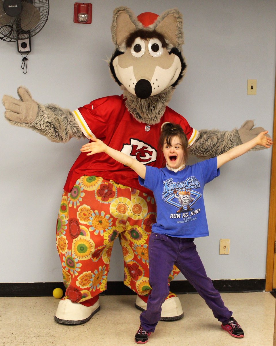 RainbowCenterKC's tweet photo. We had an awesome visit with @kcwolf and Dan Meers! Dan talked to us about the importance of eating well, being physically active AND what it takes to be a mascot. #Howlarious #GoChiefs https://t.co/wEIkWTTCkn