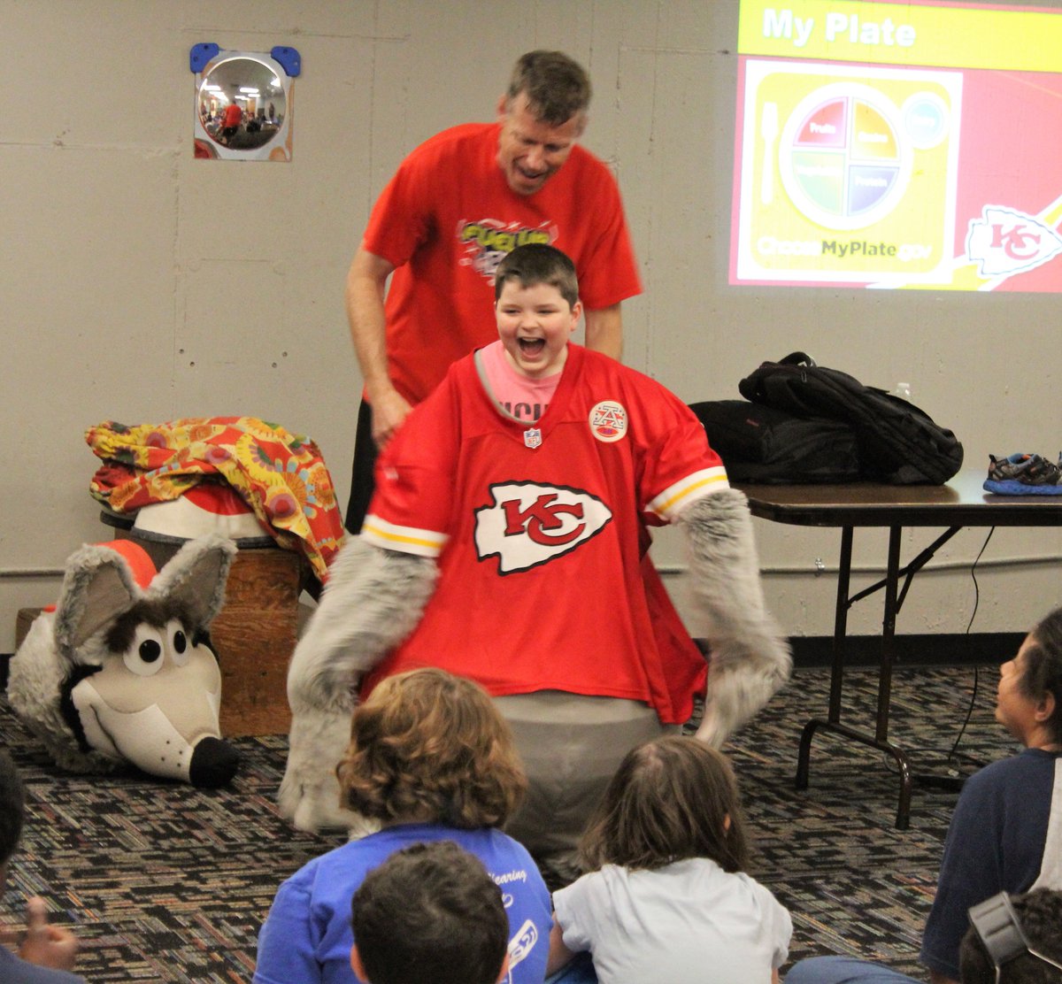 RainbowCenterKC's tweet photo. We had an awesome visit with @kcwolf and Dan Meers! Dan talked to us about the importance of eating well, being physically active AND what it takes to be a mascot. #Howlarious #GoChiefs https://t.co/wEIkWTTCkn