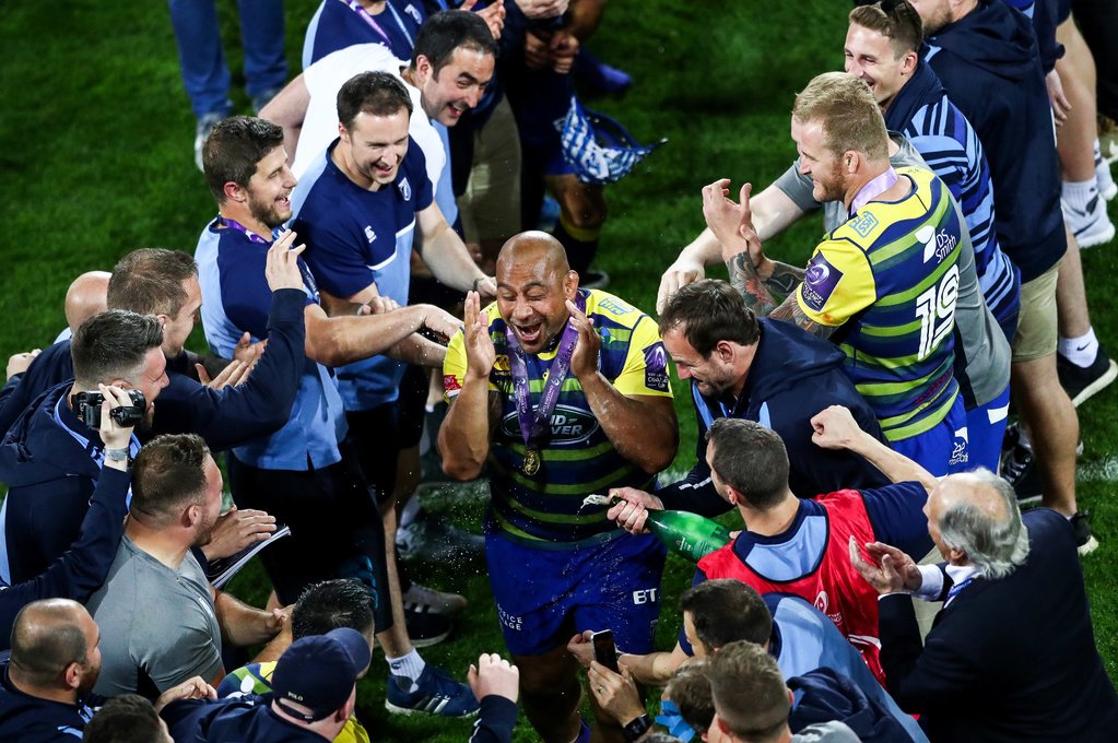 ChallengeCup_'s tweet photo. 255 appearances ✔️
Finishing with a trophy ✔️
A memory that will last forever ✔️

#ChallengeCupRugby #Bilbao2018 https://t.co/4fCMRLySu7