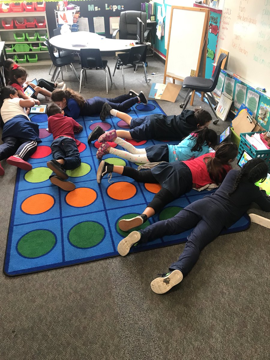 StephLopez619's tweet photo. I think it’s safe to say that the #students in room 502 are loving #smartyants from #achieve3000 https://t.co/6kJReY1s5A