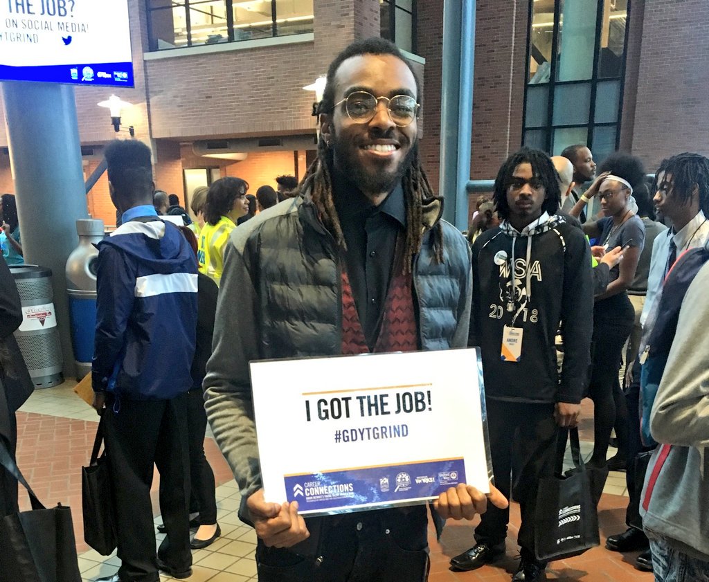 UnitedWaySEM's tweet photo. Thank you to all of our partners who made the #GDYT Career Connections Fair a success and helped hundreds of Detroit youth get jobs! #MyDetroitFuture #GDYTGrind https://t.co/TTVTplbQWa