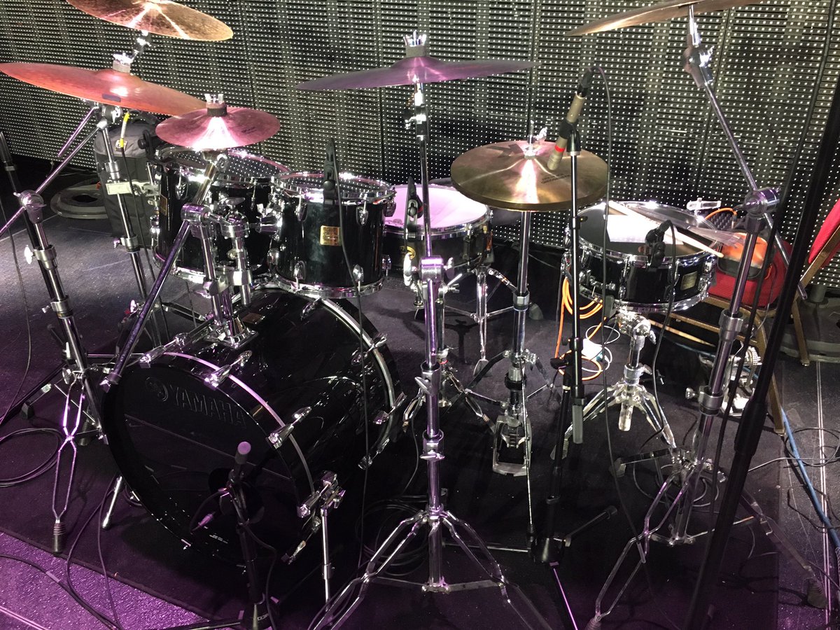 Ted_SwayingHill's tweet photo. Every time I'm told there's backline at a gig I always choose @YamahaDrums @yamahaentertain #MapleCustomAbsolute @nobleandcooley #AlloyClassic. https://t.co/1z02TyRRZG