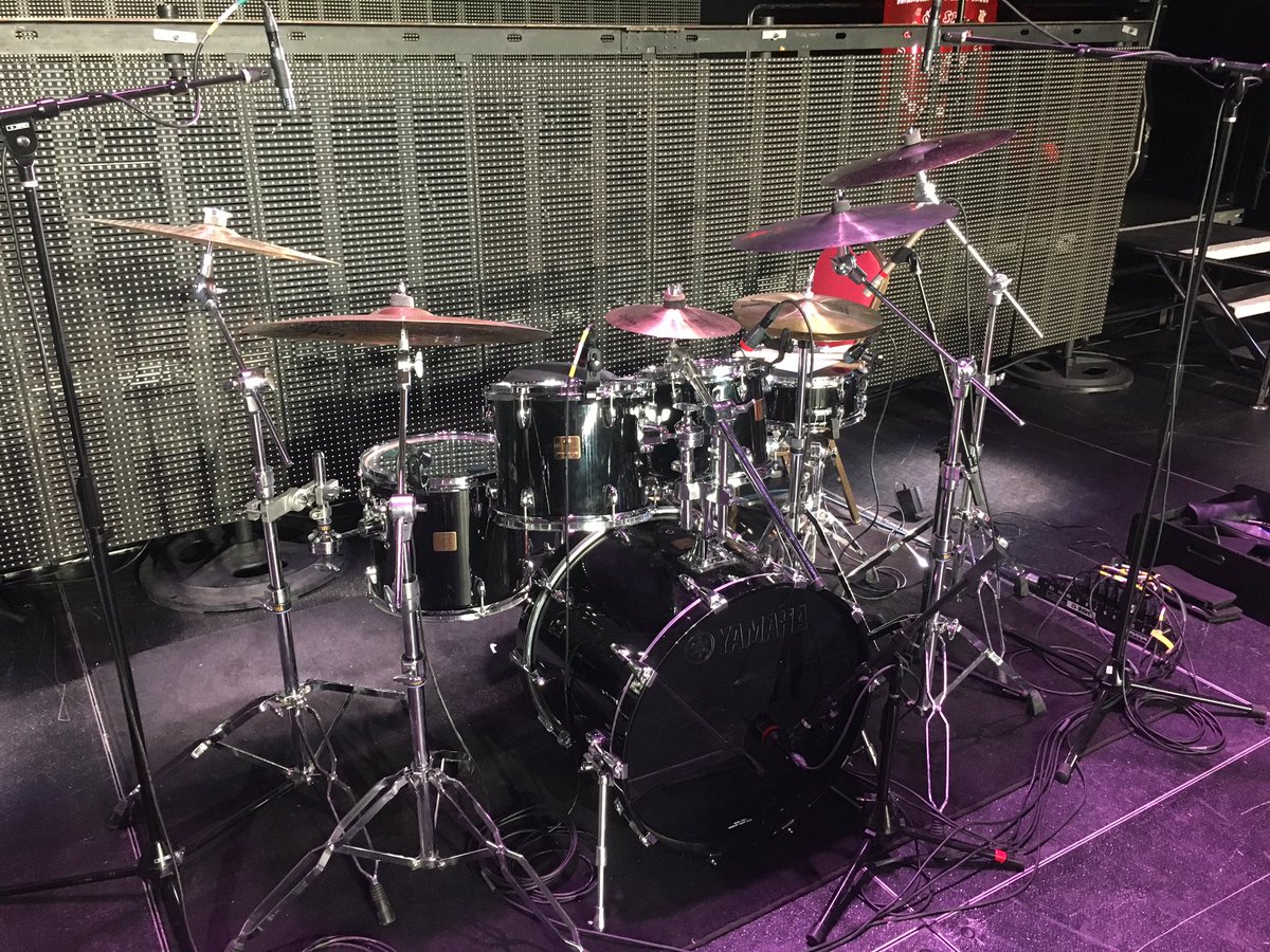 Ted_SwayingHill's tweet photo. Every time I'm told there's backline at a gig I always choose @YamahaDrums @yamahaentertain #MapleCustomAbsolute @nobleandcooley #AlloyClassic. https://t.co/1z02TyRRZG