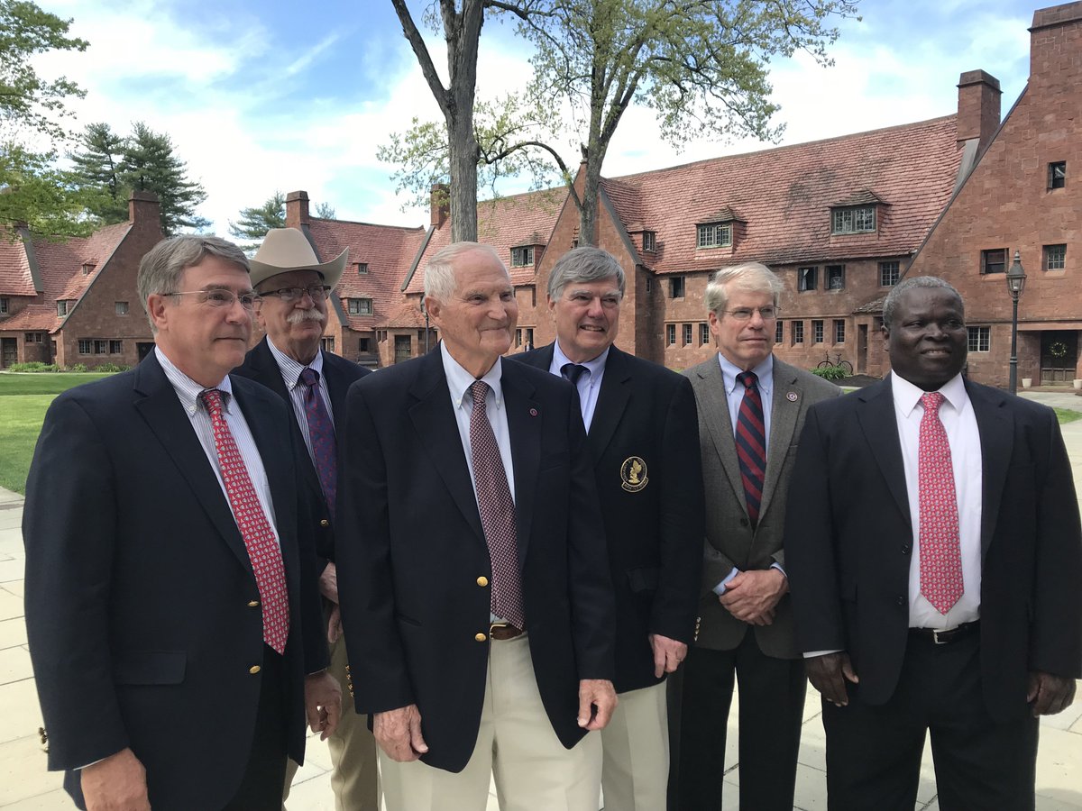avonoldfarms's tweet photo. Welcome to Reunion Weekend Men of Avon! #AOFReunion #BrotherhoodAtAvon https://t.co/wwkGXVXpSl