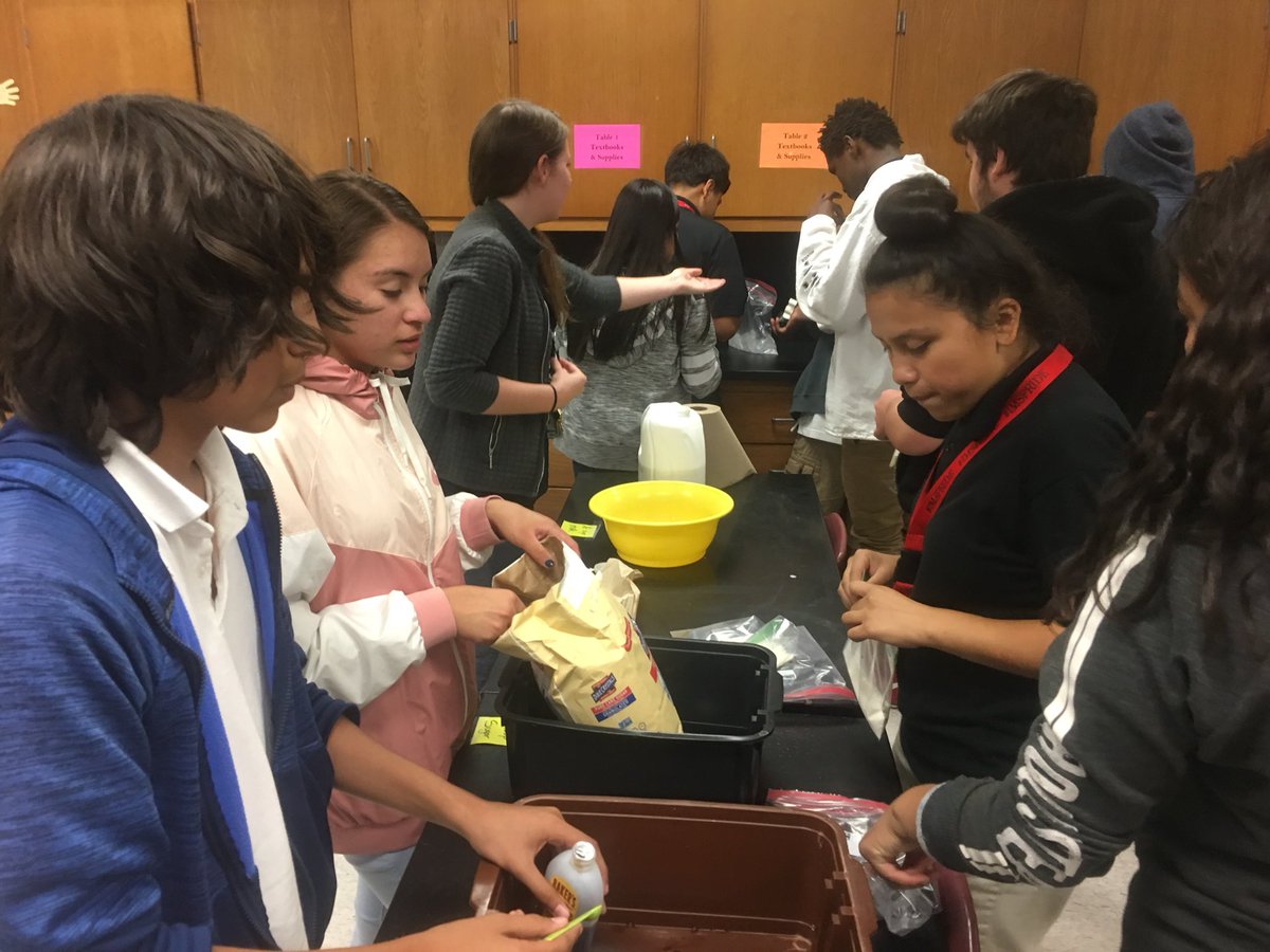 MelanieRVilla's tweet photo. @MsBaker_IMS and her class having a fun Friday PBS activity malingbtheir own ice cream!  Yum!  #IMS_SciTribe https://t.co/AiTWTqIi8L