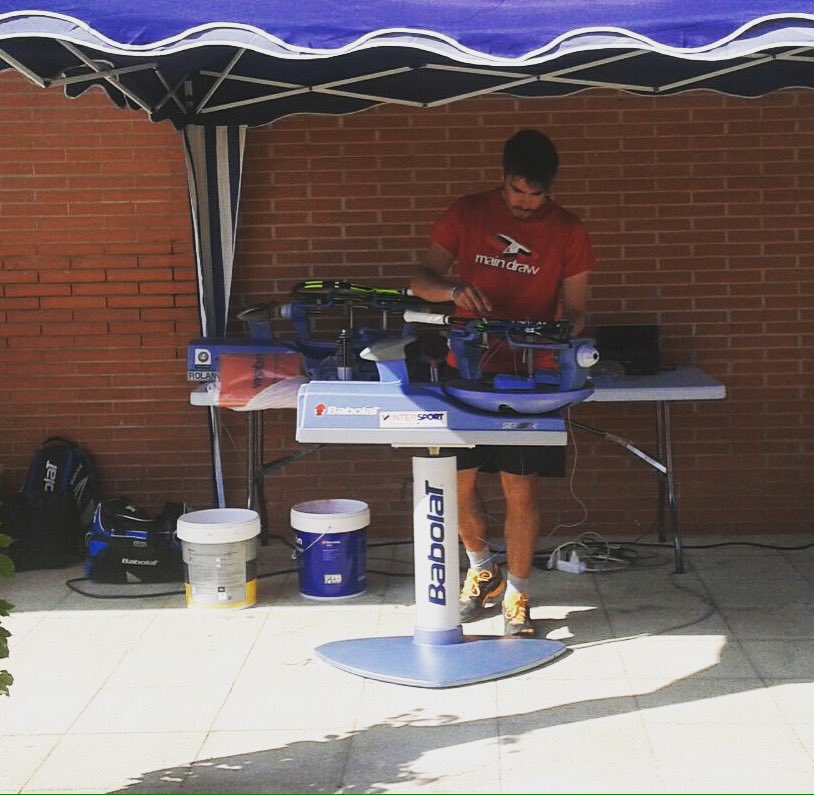 mainDrawtennis's tweet photo. Ya estamos listos para el Itf 25.000 De La Bisbal! Vamooos! 💪🏽 @qm_mendiola #itf #wta #25k #labisbal #gerona #officialstringingservice #stringing #babolat #maindrawtennisservices #maindrawtennisproshop https://t.co/GrltHEJrSO