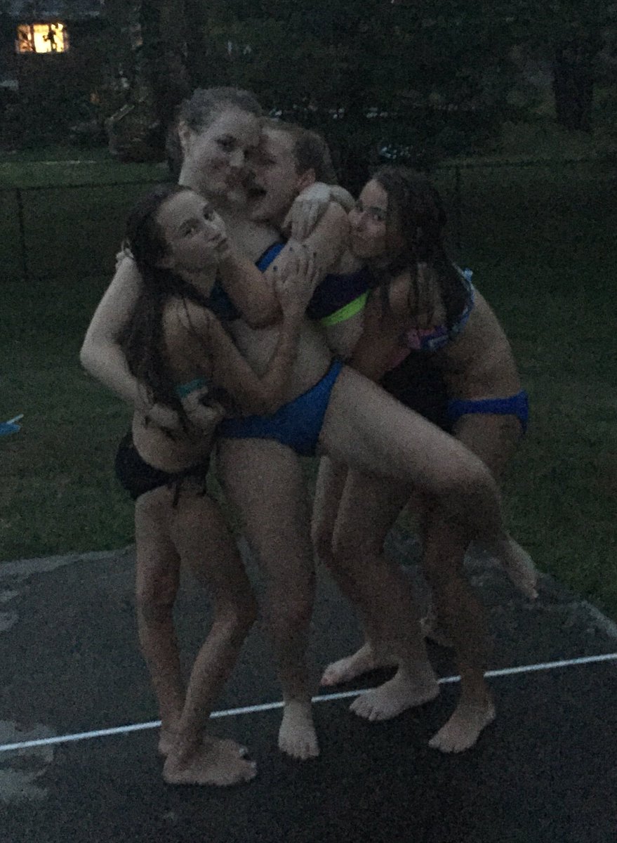 Tiastef18's tweet photo. Happy Birthday Amanda!! I hope you have a great day! I hope you like this cute pic from 7th grade haha💗💗💗 @amandaweidmann https://t.co/iWiZ0xO0hU