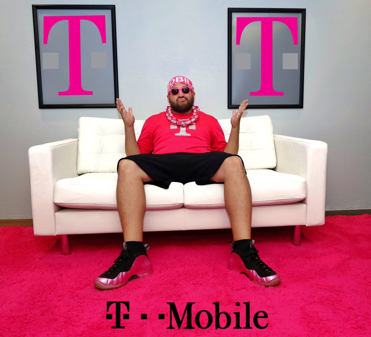TChainzDC's tweet photo. I need a Magenta Rug in my house!

#NERULES #TruckLife #BeMagenta https://t.co/XOAyQlvVK1
