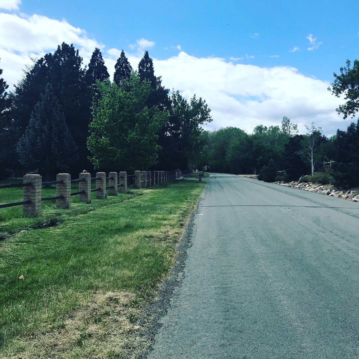 KevinBrunson's tweet photo. #RunStreak day 3871, #FridayEasyRun 10 miles.🏃🏻#RunEveryDay #BQ02242018 #Boston2019 #MarathonTraining #RunningForMentalHealth #RenoNevada #SouthwestSuburban
#RunningForEndurance #EclipseRunning
#RoadRunning #Huffaker #LoveToRun #RoadRunning #LakesideDrive https://t.co/mg93N78Lbv
