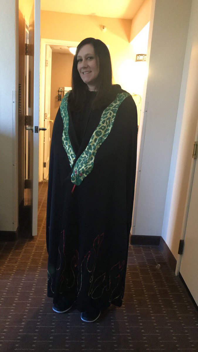 Brianna_BAMF's tweet image. THE SNAKE MOM HERSELF! @taylorswift13 @taylornation13 here is your biggest fan herself! #repTourSantaClara #snakemom #tsweezy #tswifty #TSSNAKEPIT #HappyMothersDay2018 #mothersdaygift #stepmom #family #taylorobsessed