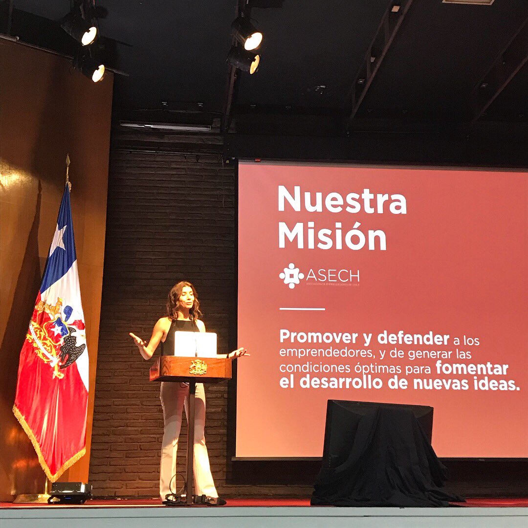 TomasSanchezV's tweet photo. Impresionante la energía de los emprendedores de Chile! como siempre, #cumbreasech emocionante y motivadora. Aplausos a Mario Kreutzberger y Fernando Fischmann ! Gracias al Presidente Piñera asistir, mil disculpas a todos los emprendedores que no pudieron entrar al auditorio ayer https://t.co/VUHsyYiK0a