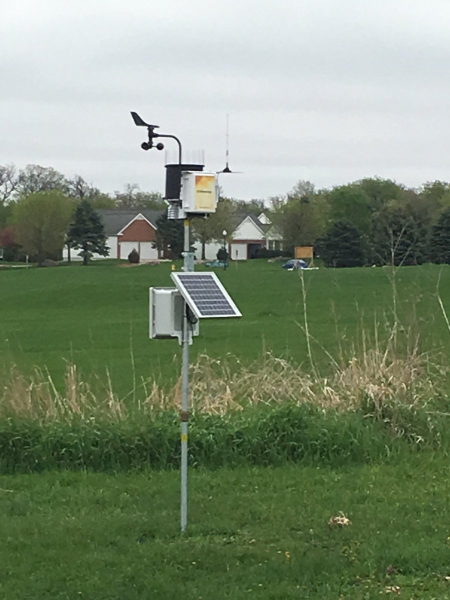 FE_JenMeierotto's tweet image. I spy a weather station #smartfarmingis @ Titan Machinery Waverly Iowa