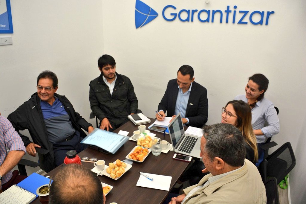 EntidadEnlace's tweet photo. 🔧Por indicaciones de nuestro Gobernador @domingopeppo participamos de la Reunión del Gabinete Federal integrada por la #CasadelaProducciónChaco dependiente del @PRODUCCION_ARG ; @Garantizar ; @BICE_Arg e @INTIargentina 

🔧Facilitación de acceso al crédito para PyMES

@OcampoAlc https://t.co/TSxrAKeiaa
