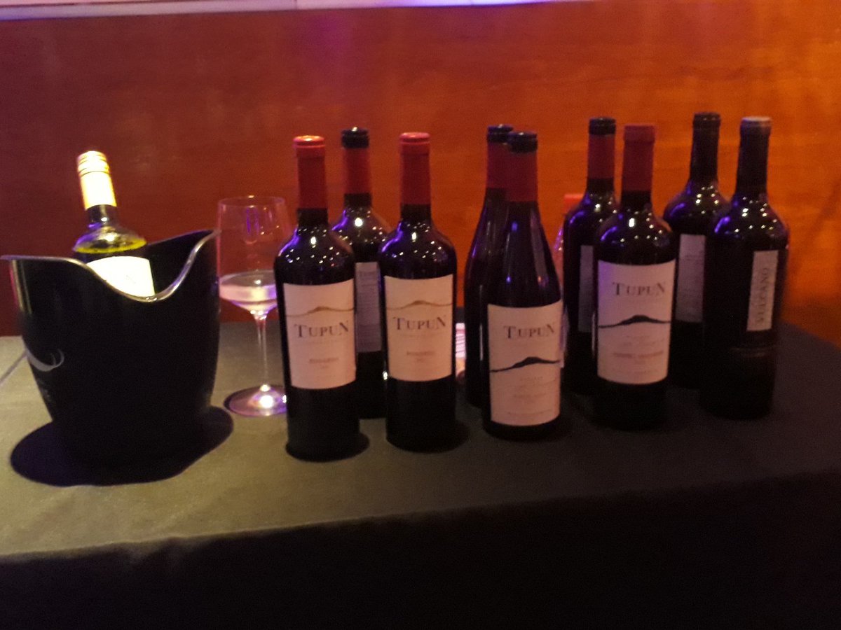Hoy estamos en la Feria Vinos con Amigos, Rosario. Junto a <a href="/cohenpablo/">Pablo Cohen</a> y <a href="/Rulo506/">Rulo50</a>
