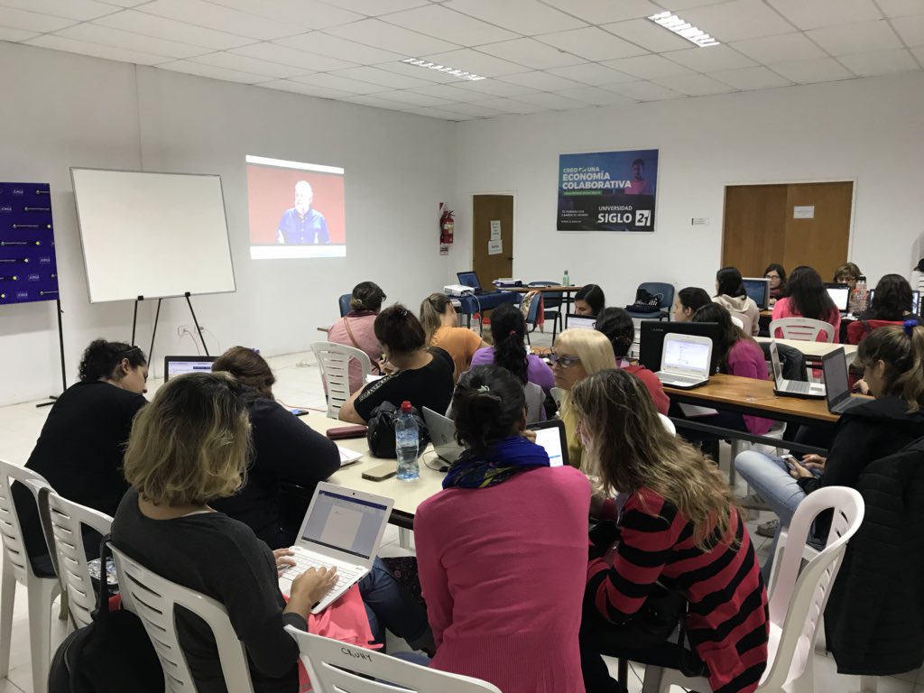 moni_ehernandez's tweet photo. Docentes en capacitación Pares/ABP @BaheDfc @ciiehenderson #colaboraABP https://t.co/av0GxLpjXn