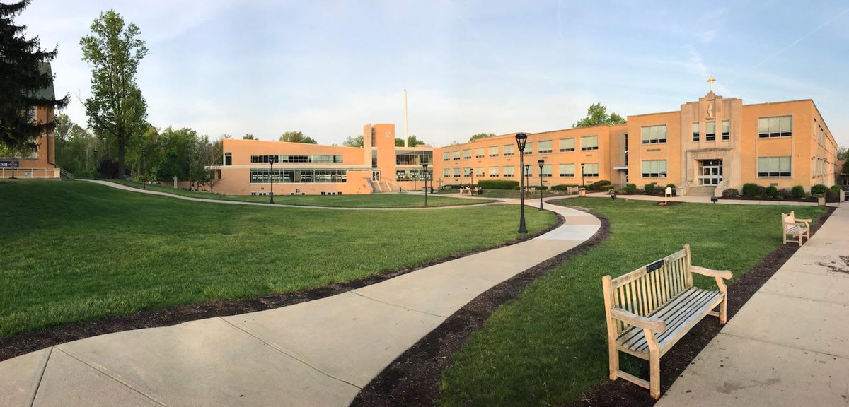 CHSco2018's tweet photo. What a beautiful day for a last day. 2018, classes have ended ☘️❤️ https://t.co/HwxS97u7Do