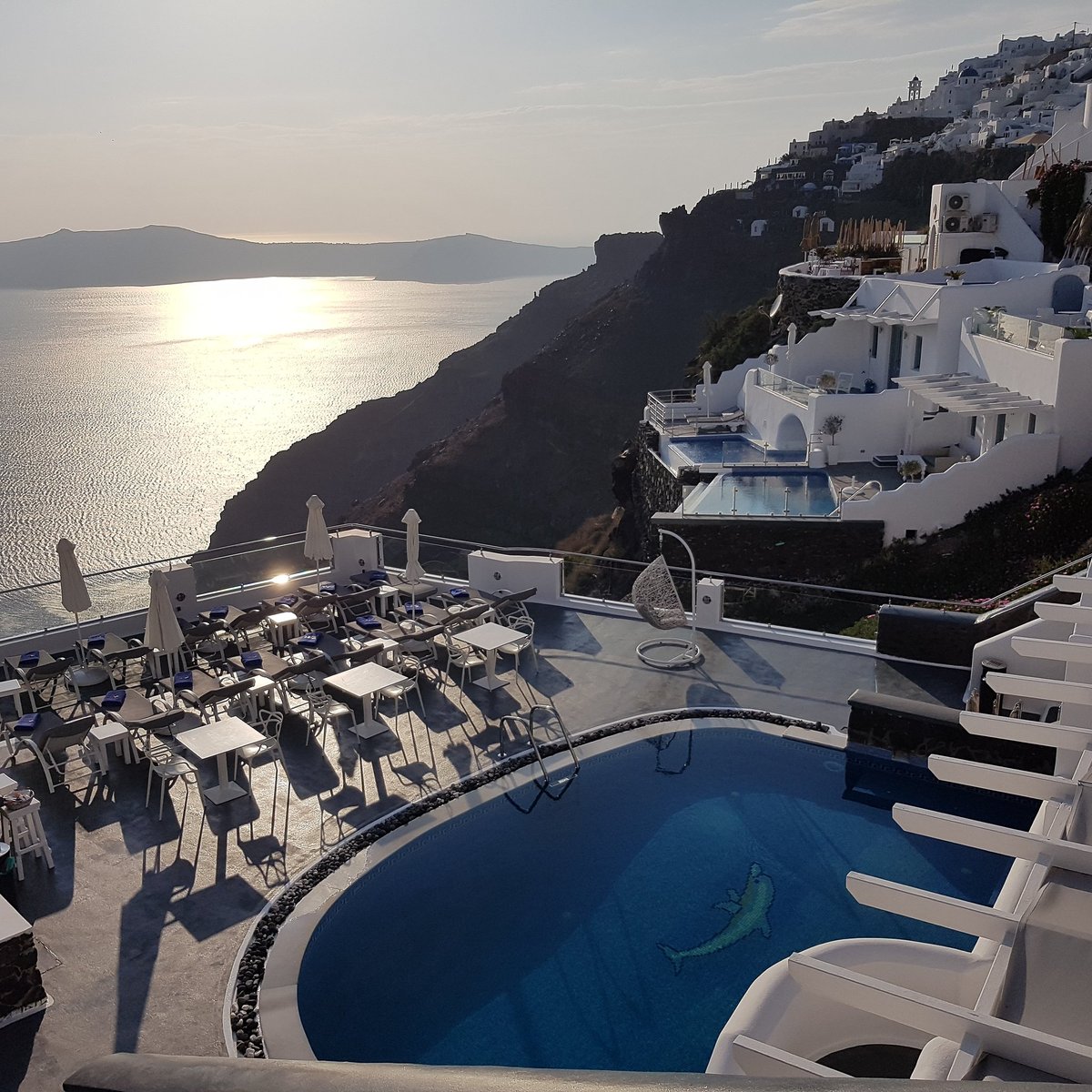 CuratedGreece's tweet photo. #weekend #ready !
#santorini #sunsets by the #poolside
-with #CuratedGreece https://t.co/R2xn4UBwsP