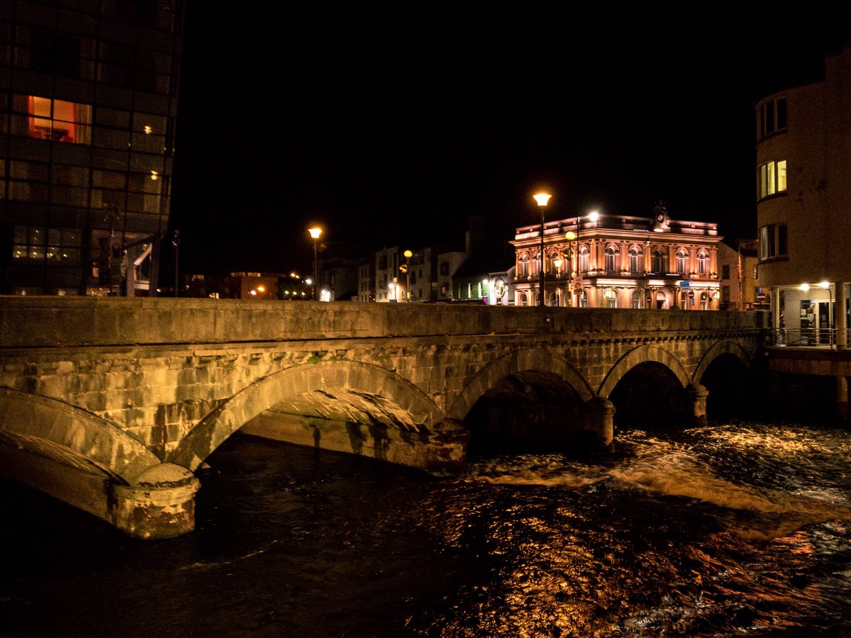 DIL_Sligo's tweet image. Bridges Lit Up Yellow - For Darkness Into Light Sligo 🌅

Thank you to Sligo BID for lighting Sligo up yellow, in support of Darkness Into Light. As you move through Sligo town on the route or on your way to the venue enjoy the yellow glow 🌅

#Sligo #DIL2018