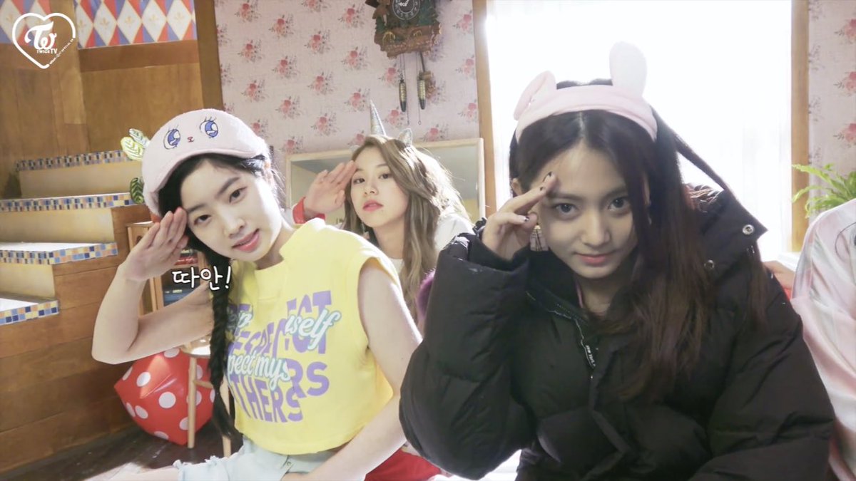 suli | yoohyeon hours on Twitter: "SCHOOL MEAL TRIO FOREVER. That's it. That's the tweet. #TWICE #CHAEYOUNG #DaChaeTzu #DAHYUN #TZUYU… "