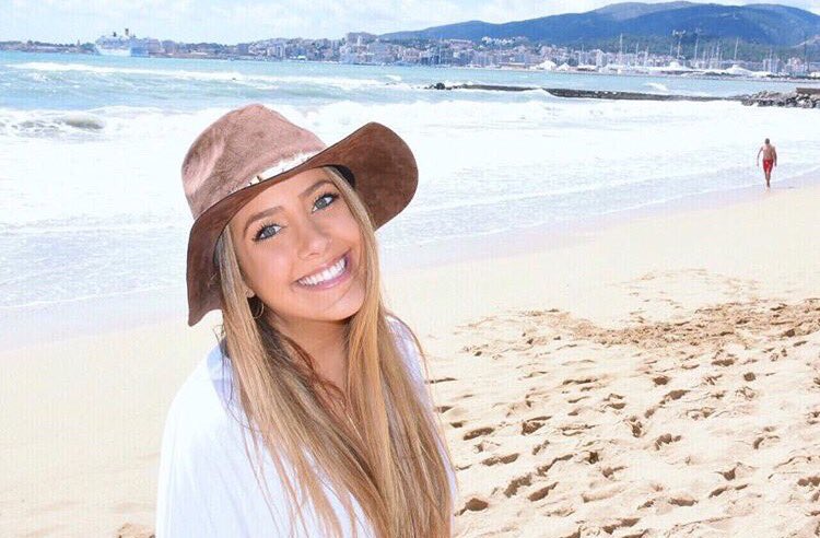 TexasPhi's tweet photo. It's summer time for #TXPHI 🦋🌎✈️💙 https://t.co/kWuJNp9u92