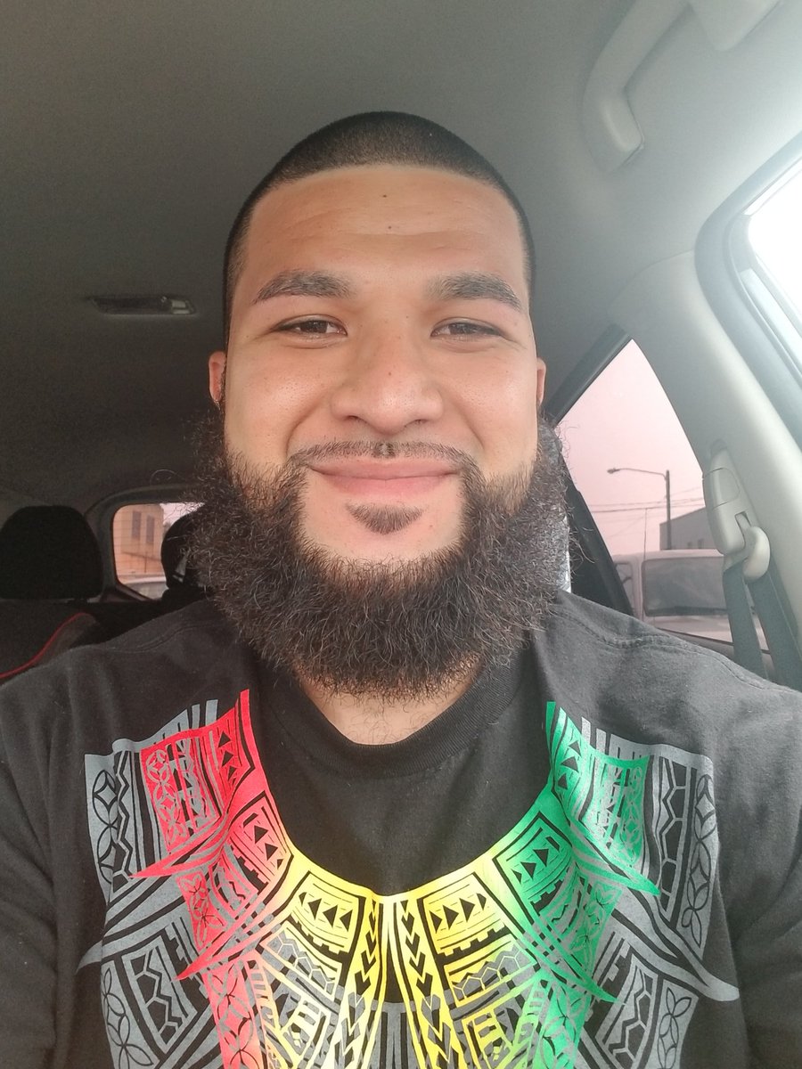 bryson_tl's tweet image. Mom said I looked ugly, so I cut my hair (first cut in 4 months) and trimmed my beard. Sent her these pics and she still said I was ugly 😭💀 #BeardGang #ToughLove #PolyStyle #MothersDay