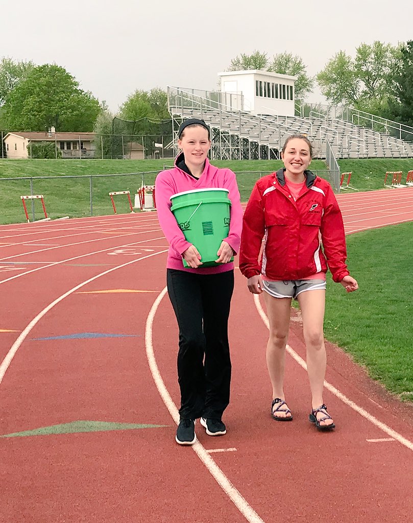 psychSOCteach's tweet photo. #5gallonchallenge #endthewalk #waterwalk #globalinequality #socialstratification #SOC3B 21miles @charitywater @Water_for_Good @Water @NSHSActivities #msr #coldweatherNBD https://t.co/IZDj3rMQZ8