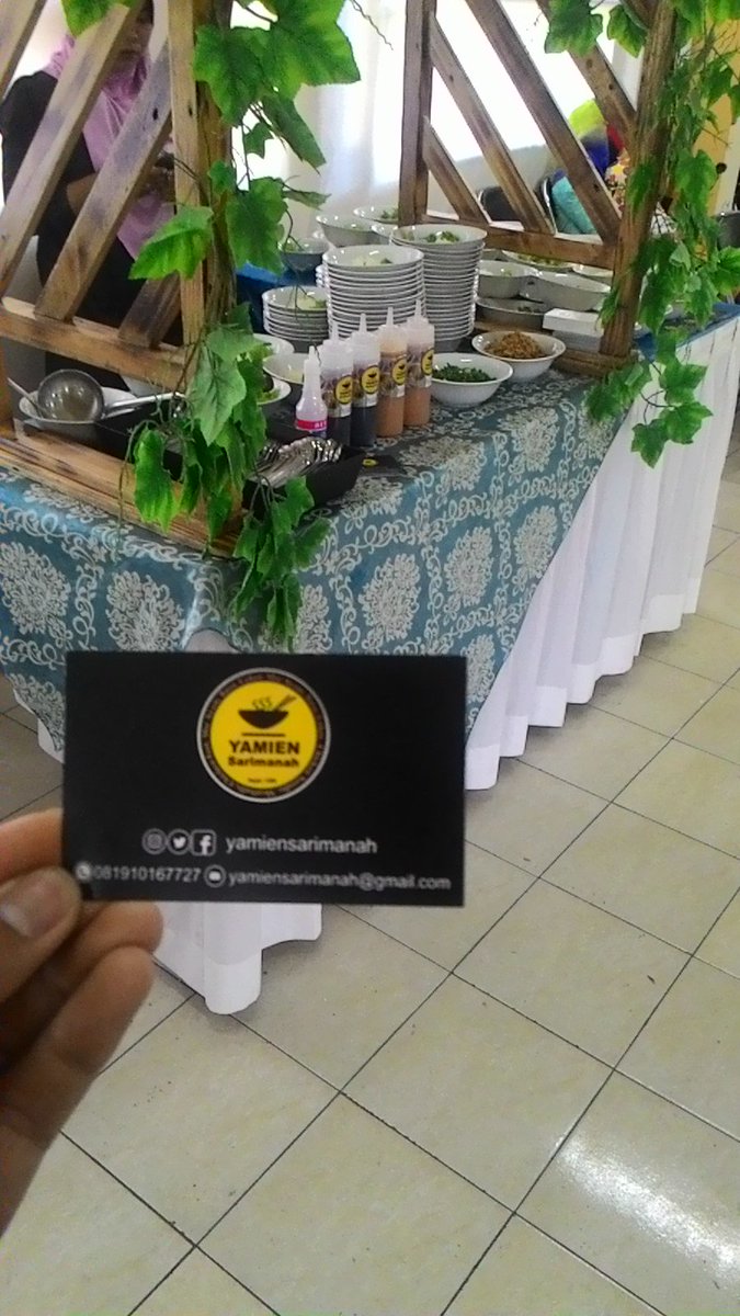 yamiensarimanah's tweet photo. Kita melayani di acara sunatan juga, yg di jl. Sarimanah Raya No. 27 Buka. Yg di Ruko perintis Buka. Silahkan. #infoBDGkuliner #yamiensarimanah #miebaso https://t.co/zFdik2PM5i
