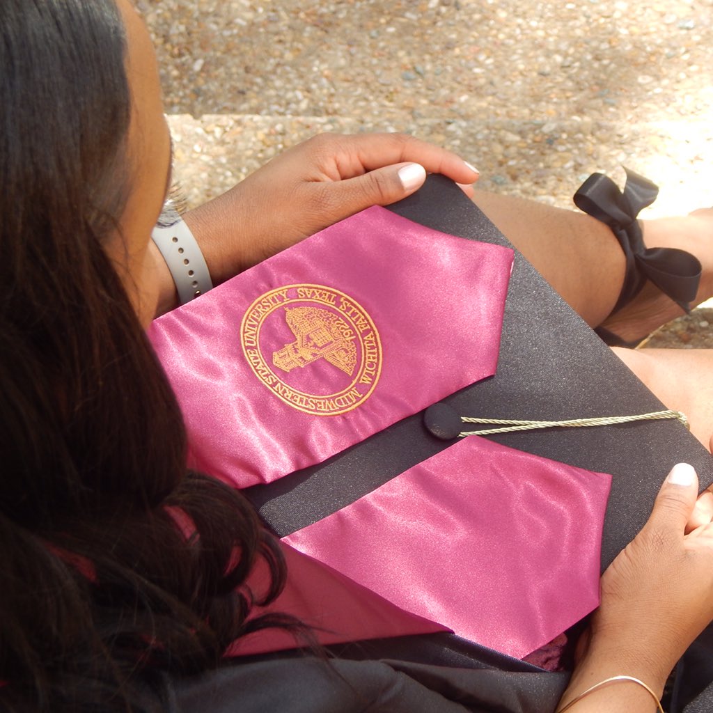 SMUSH_MY_TWEETS's tweet image. College was hard, but I made it!!! 5-12-2018🎓🎓#MidwesternState #GradSzn #24STRONG