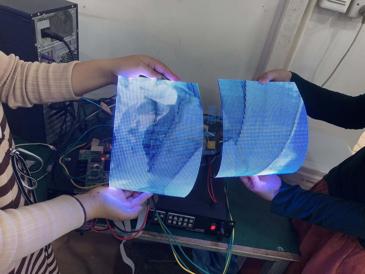 SCREEshenzhen's tweet photo. p2.5 indoor flexible led module
Nationstar lamp✨✨✨✨ https://t.co/9gJXUxb3xQ