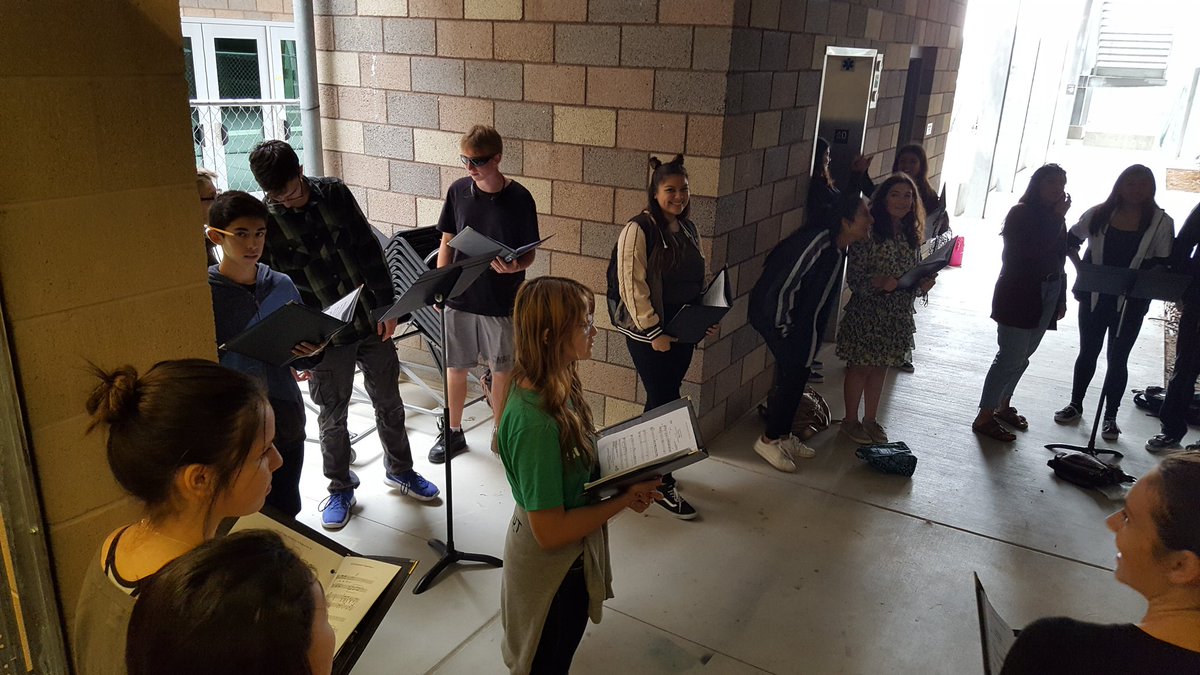 SageCreekASL's tweet photo. #diehard students staying late after school to get ready for a beautiful graduation song. #asl #cusdlearns #scworldlang https://t.co/zhX5mboA5A