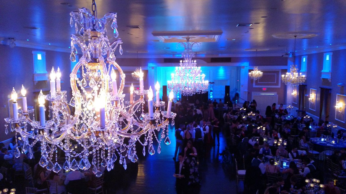 HHSRAMS2019's tweet photo. Junior Prom in full swing! https://t.co/yAnoIQ967t