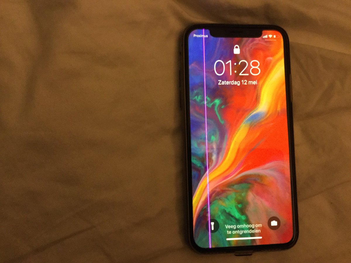 Dure telefoon nu al stuk.
Ik droevig.
#iPhoneX