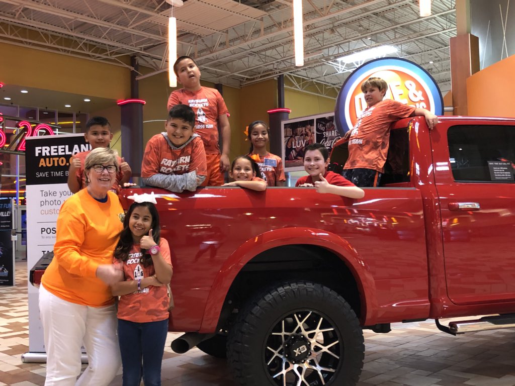 oneida_tamez's tweet photo. #FreelandAuto @AMPCustoms @Rockets120 Chess champions competing to win this weekend maybe we can win this truck tooππ»π https://t.co/A3VucEff1K