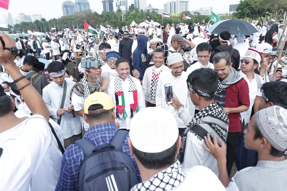 anismatta's tweet photo. Membela Palestina akan trus menjadi misi perjuangan kita.. Krn Palestina adalah satu-satunya negara yg masih di jajah hingga saat Ini.. ini adalah misi agama, misi kemanusiaan &amp; misi konstitusi kita.. Kobarkan Semangat Indonesia..!! #AlQudsRedLine #KitaBelaPalestina https://t.co/Z6IwnlQy5R