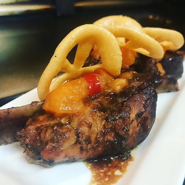 BarrioBend's tweet photo. Tamarind pork ribs with fried wagon wheels .
.
.
.
. https://t.co/xHyyk3Rbq2 https://t.co/f1pg8idZy2