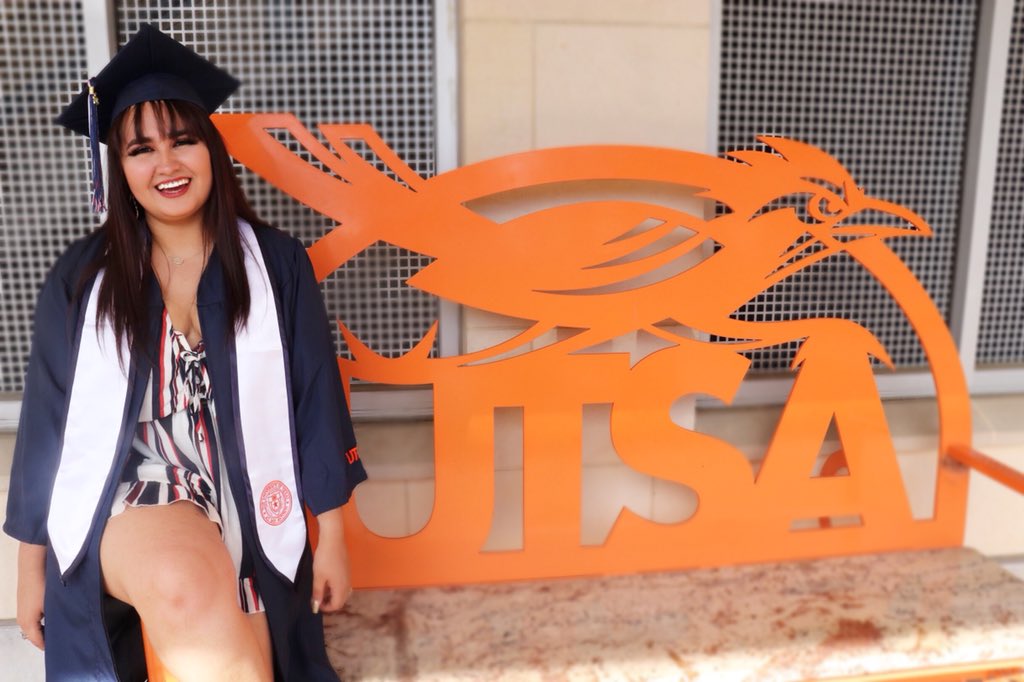 justicesykes_'s tweet image. Lucha por lo que quieras, porque nadie lo va a hacer por ti. #PrimeraGeneracion #UTSAGrad18 🌵🎉🇲🇽