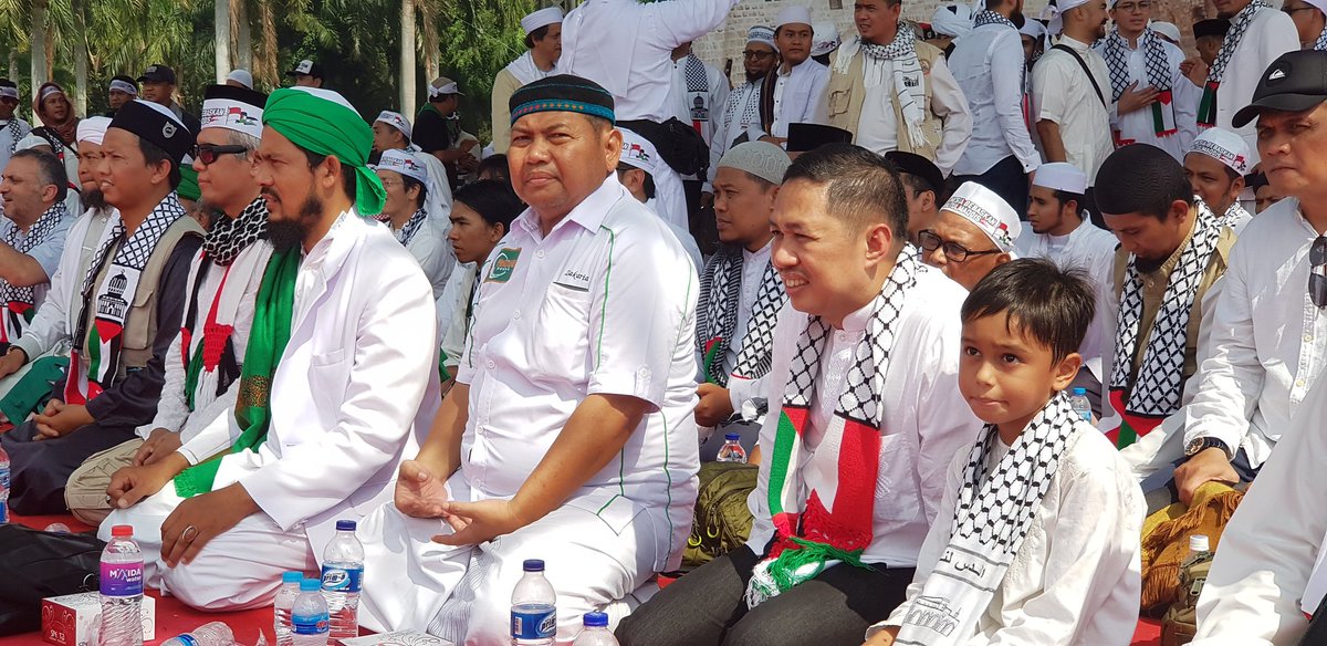 Membela Palestina akan trus menjadi misi perjuangan kita.. Krn Palestina adalah satu-satunya negara yg masih di jajah hingga saat Ini.. ini adalah misi agama, misi kemanusiaan &amp; misi konstitusi kita.. Kobarkan Semangat Indonesia..!! #AlQudsRedLine #KitaBelaPalestina